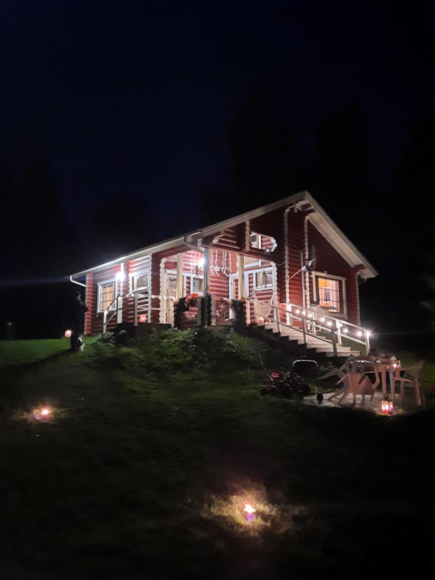 Lapin Villa Hiisi Joen Rannalla Ranua Exterior photo