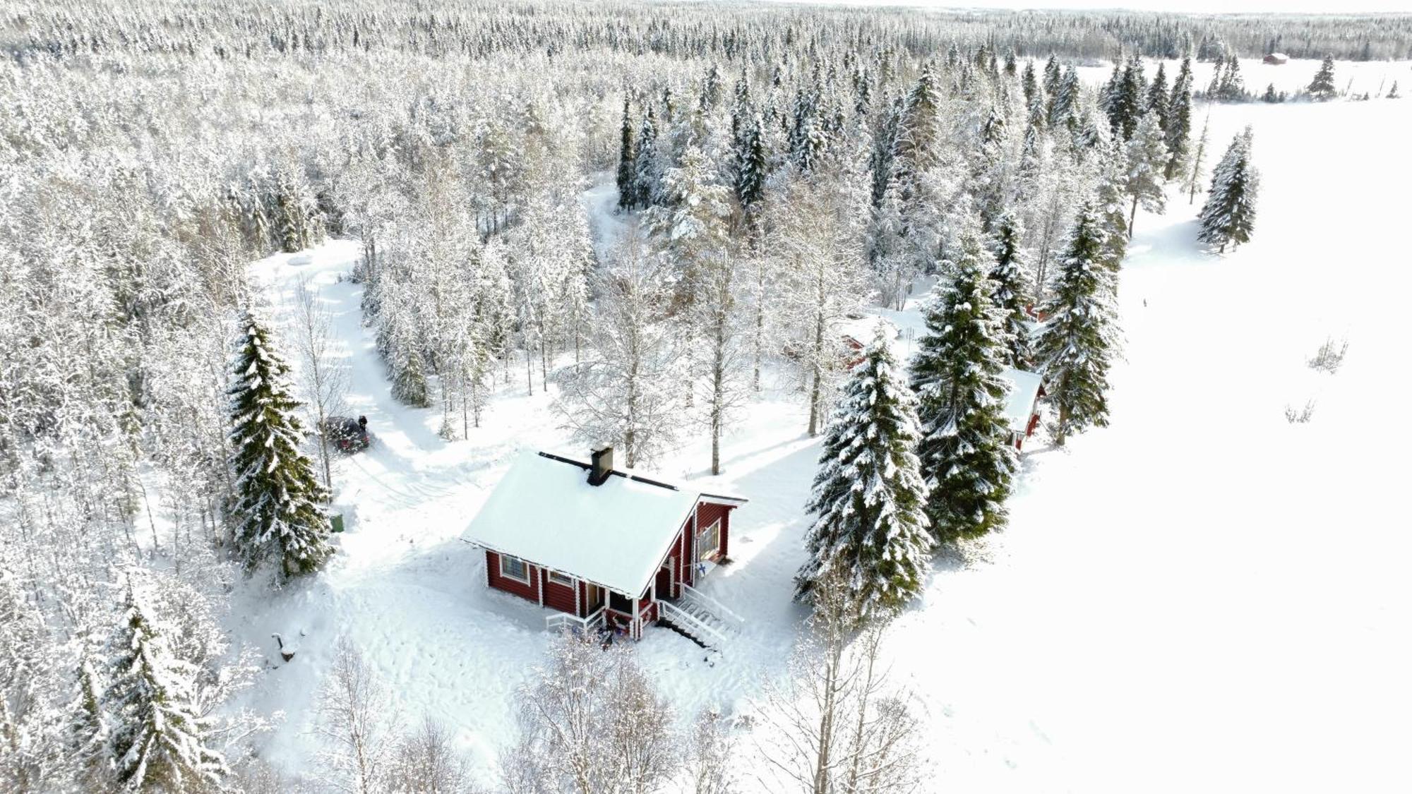 Lapin Villa Hiisi Joen Rannalla Ranua Exterior photo